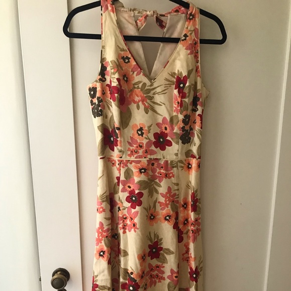 Dresses & Skirts - Floral Ann taylor loft dress